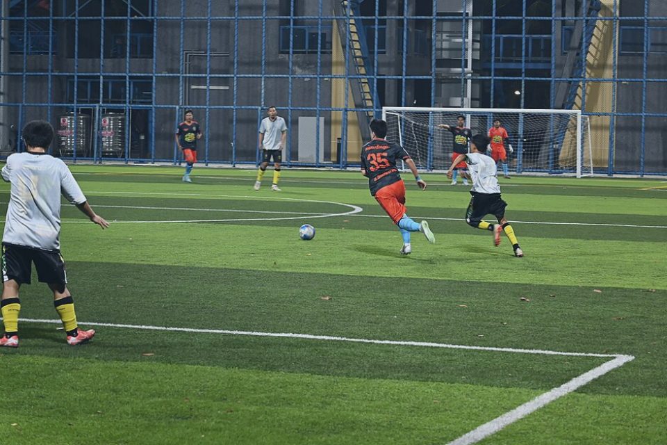 德甲战报：汉堡 2-1 科隆